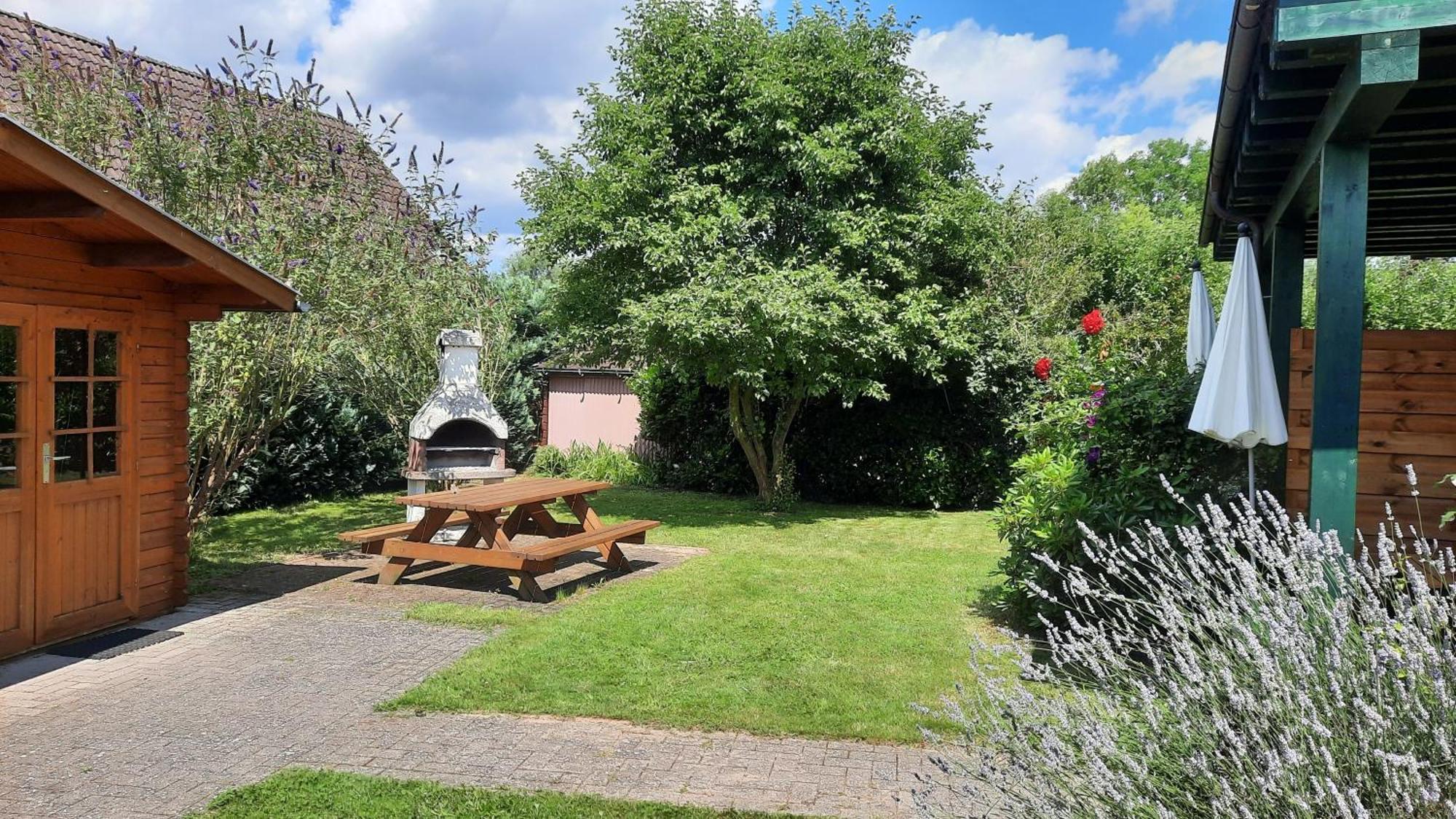 Ferienhaus Sasse Ferienwohnungen Mit Garten & Grill Molschow Ngoại thất bức ảnh